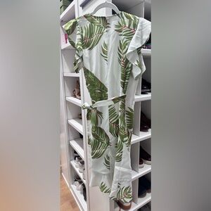 DAVI & DANI Green Leaf Print Mini Dress